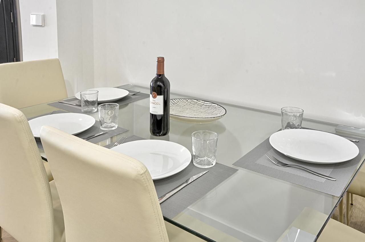 Appartement De Dos En Triana